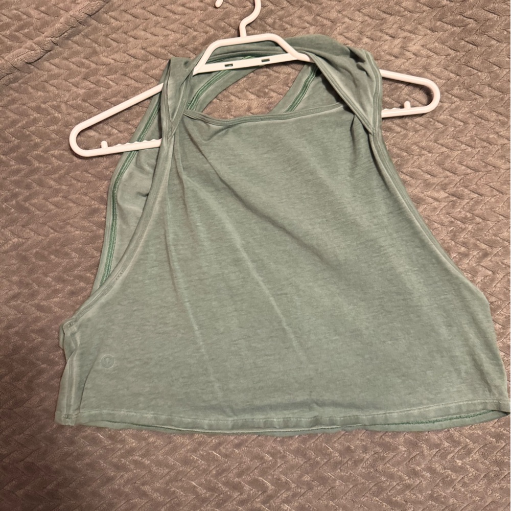 Lululeamon Green Sleeveless Crop Top
